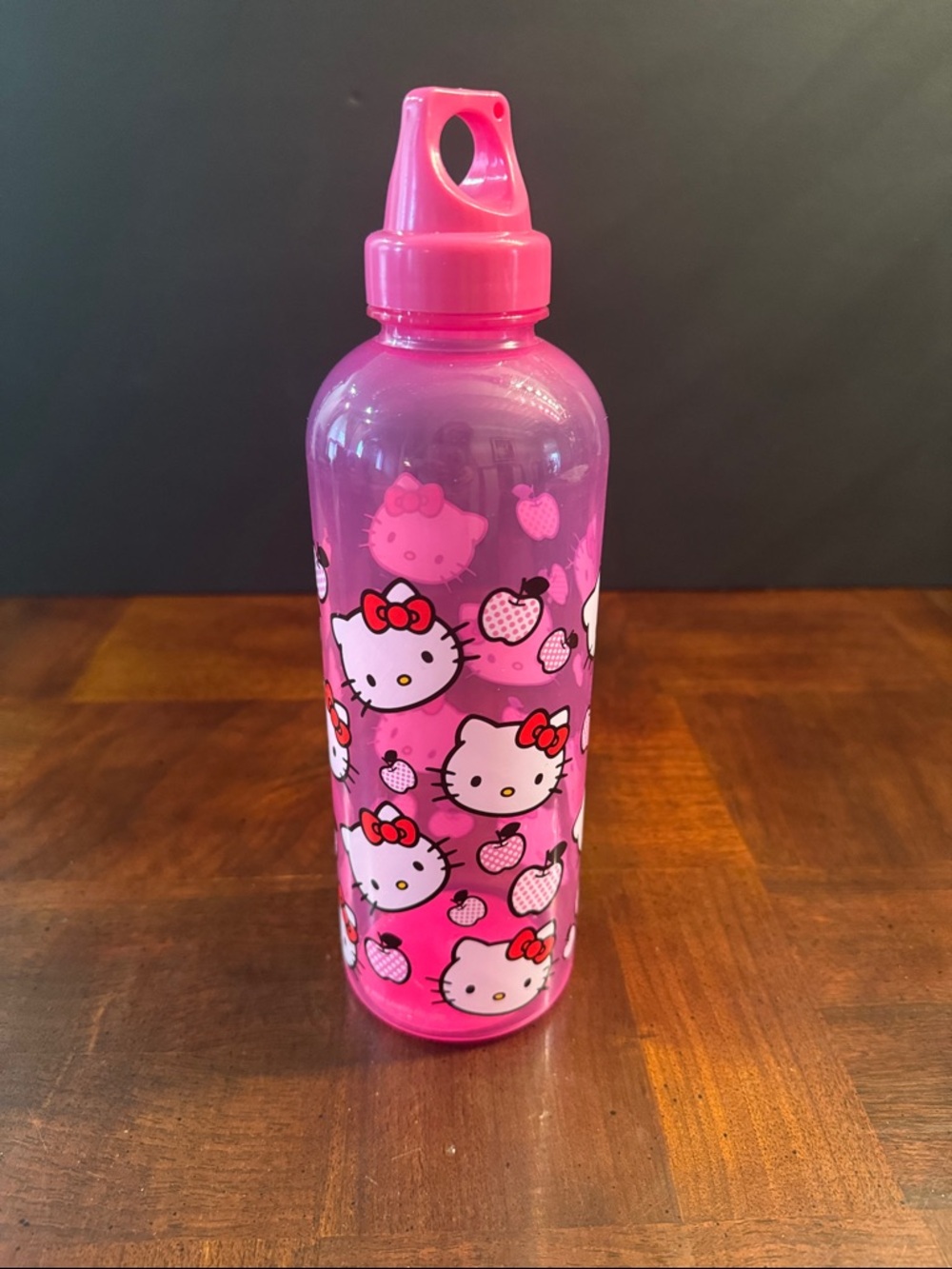 Sanrio Hello Kitty 30 oz Sports Water Bottle Plastic